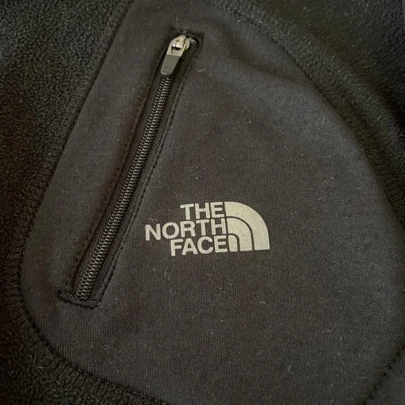 The North Face 1/4 Zip Sweater - Picture 3 of 5